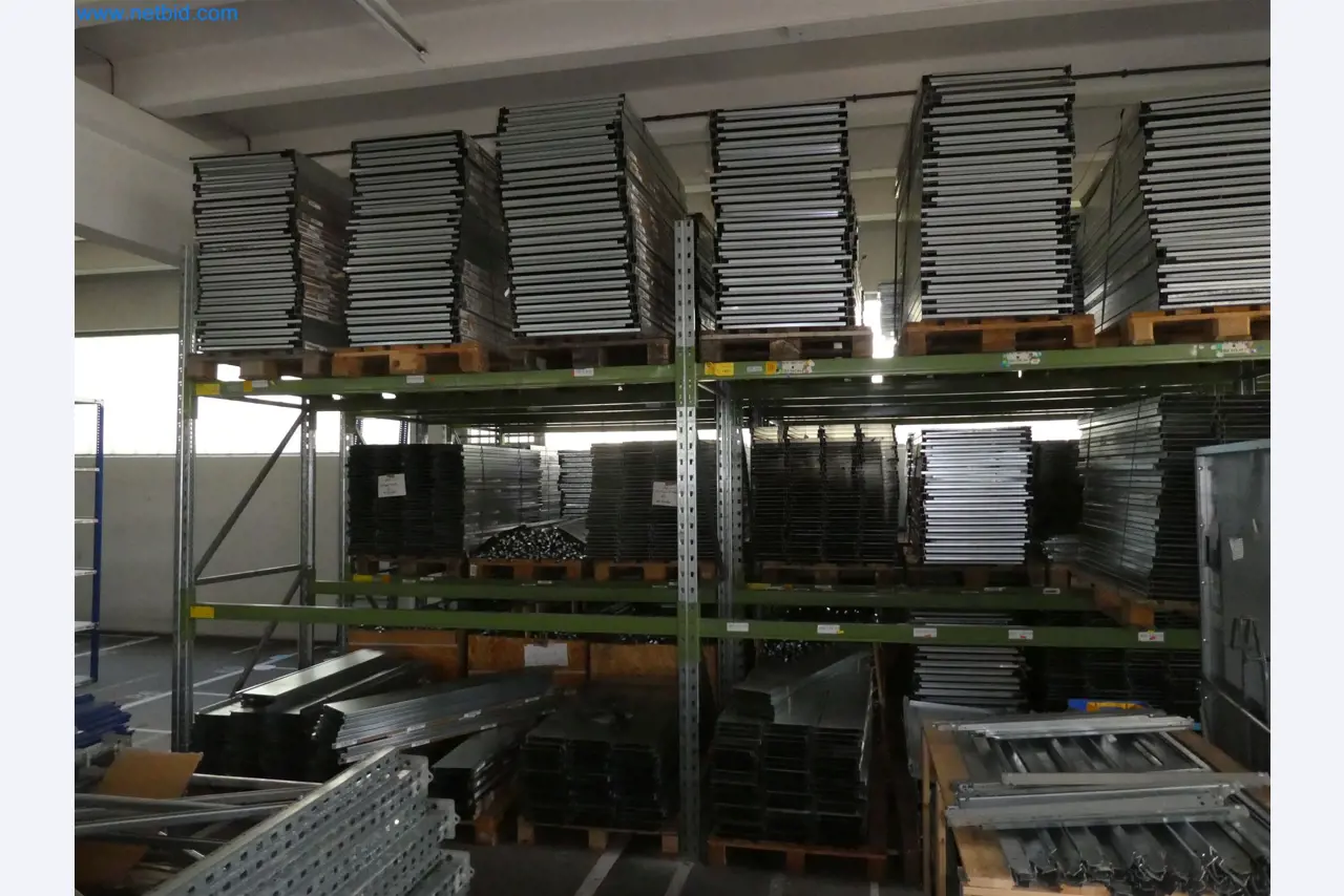 Equipamento operacional, de escritório e comercial para uma empresa de venda por correspondência em linha-7