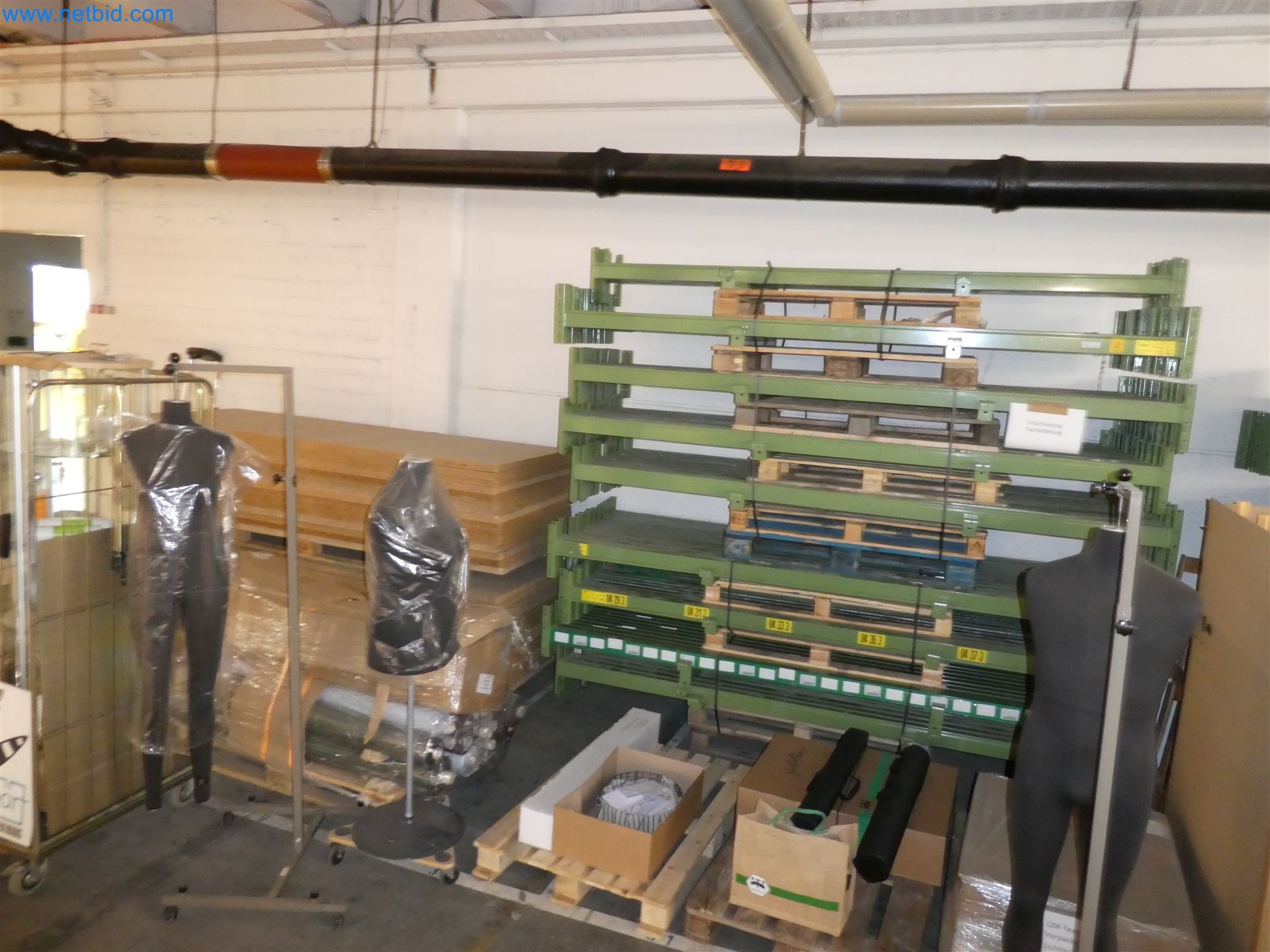 Equipamento operacional, de escritório e comercial para uma empresa de venda por correspondência em linha-9