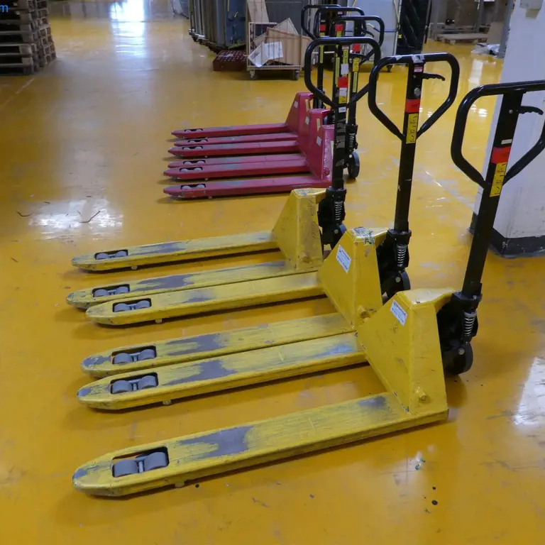 3 Pallet truck Lifter