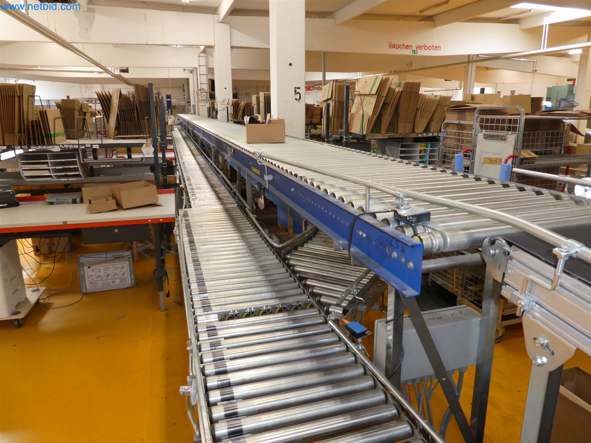 Equipamiento operativo, de oficina y comercial para una empresa de venta por correo en línea-7