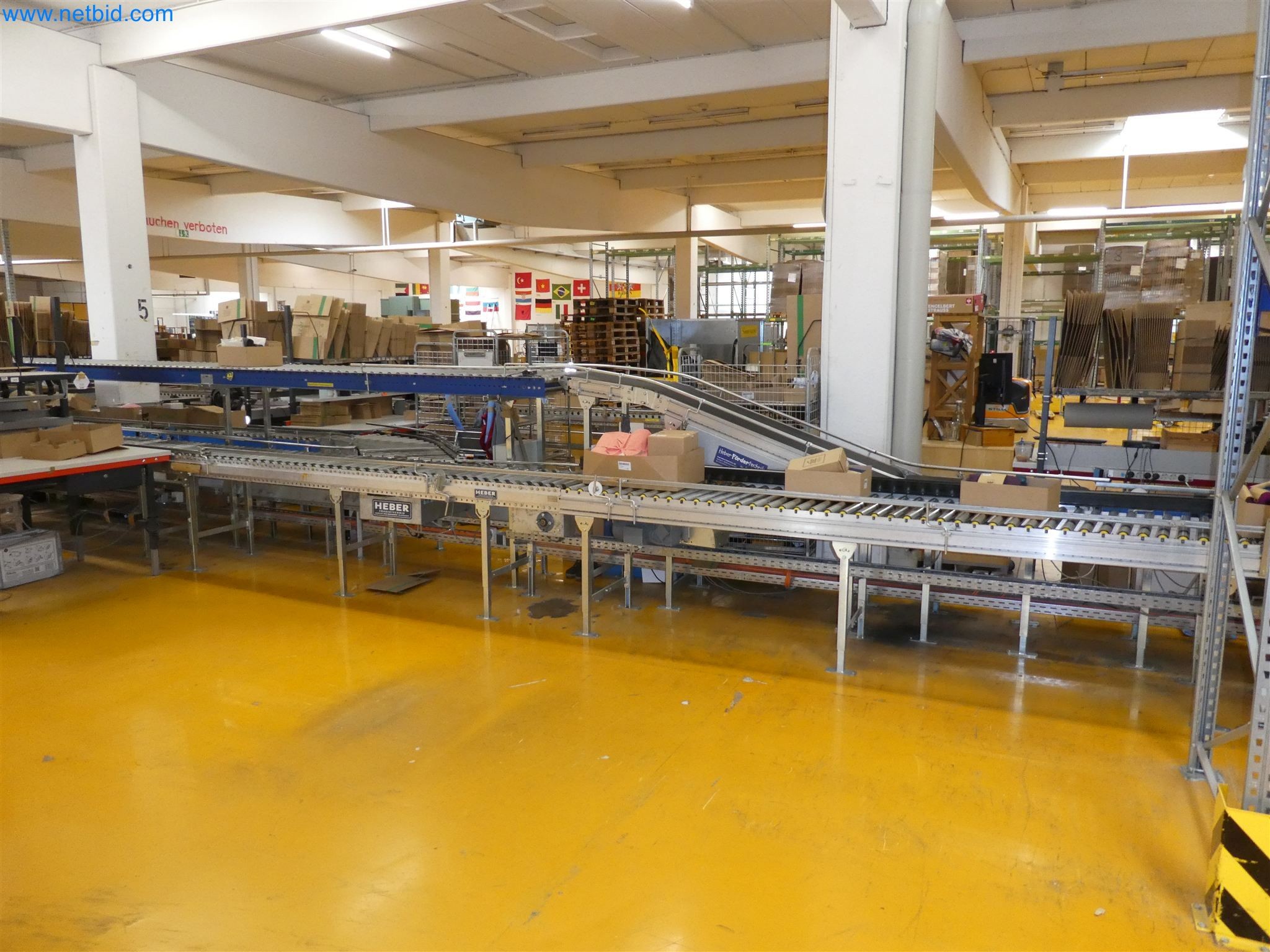 Equipamiento operativo, de oficina y comercial para una empresa de venta por correo en línea-8