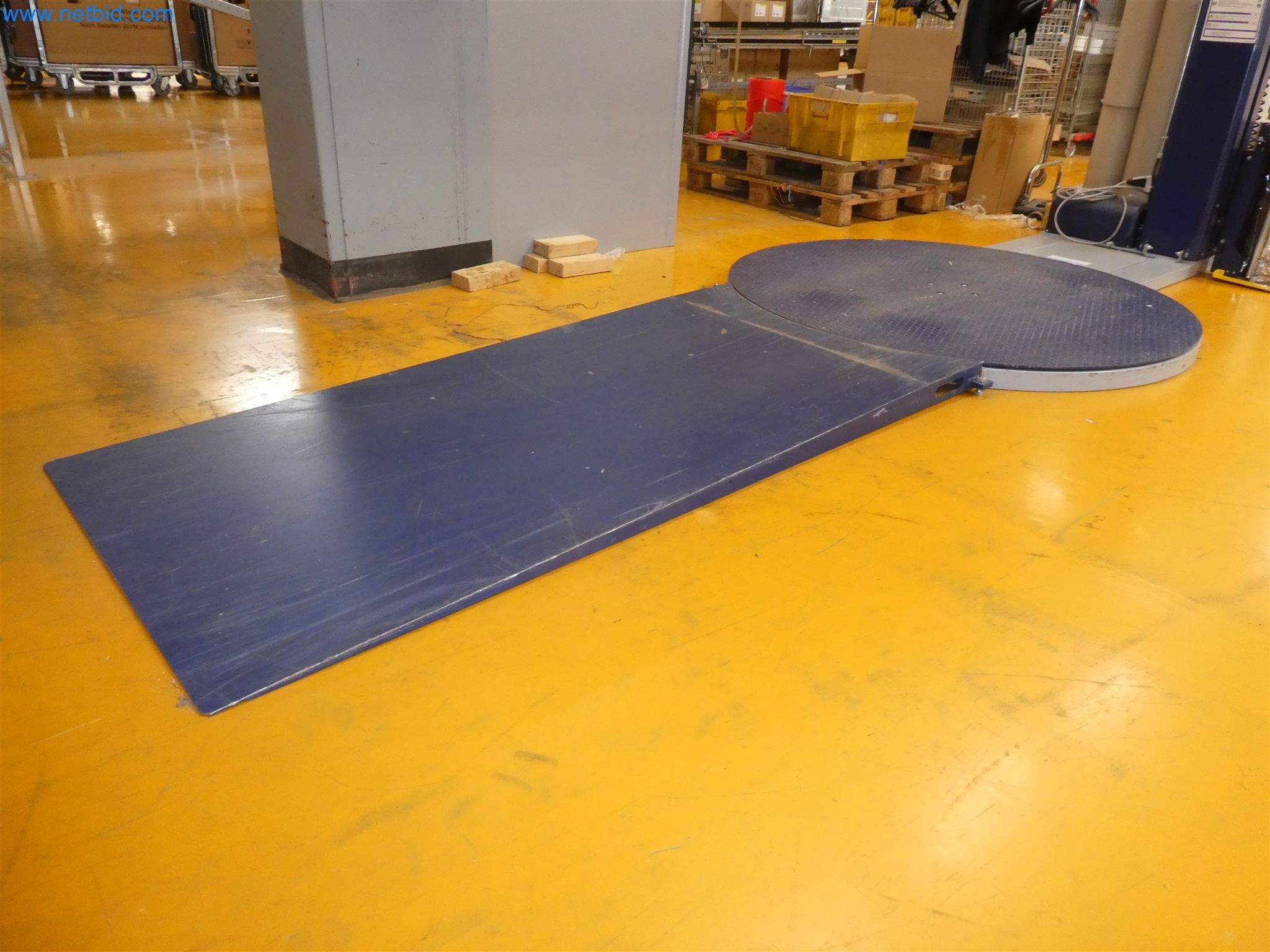 Sprzęt operacyjny, biurowy i biznesowy dla internetowej firmy wysyłkowej-2