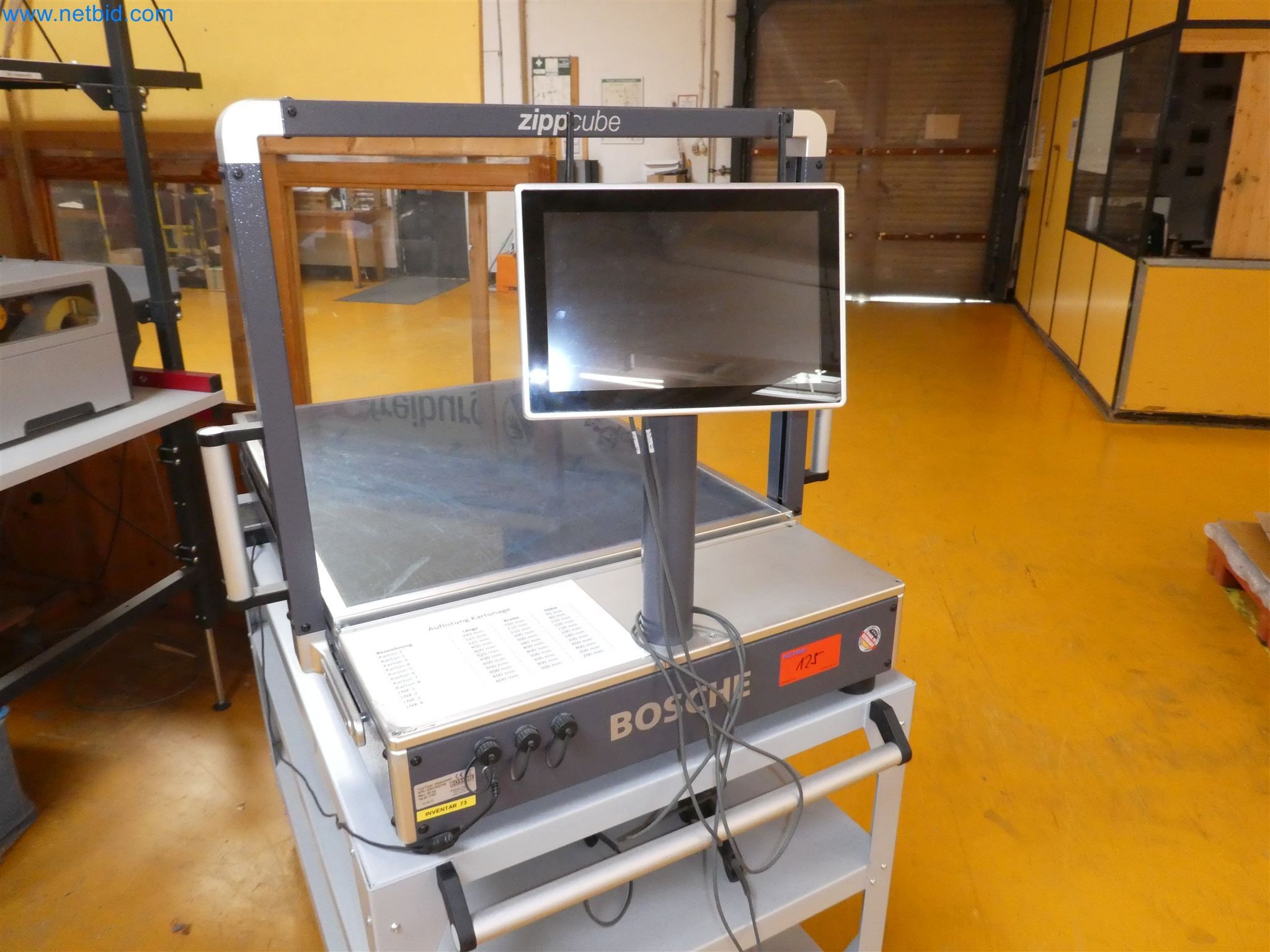 Equipamento operacional, de escritório e comercial para uma empresa de venda por correspondência em linha-1