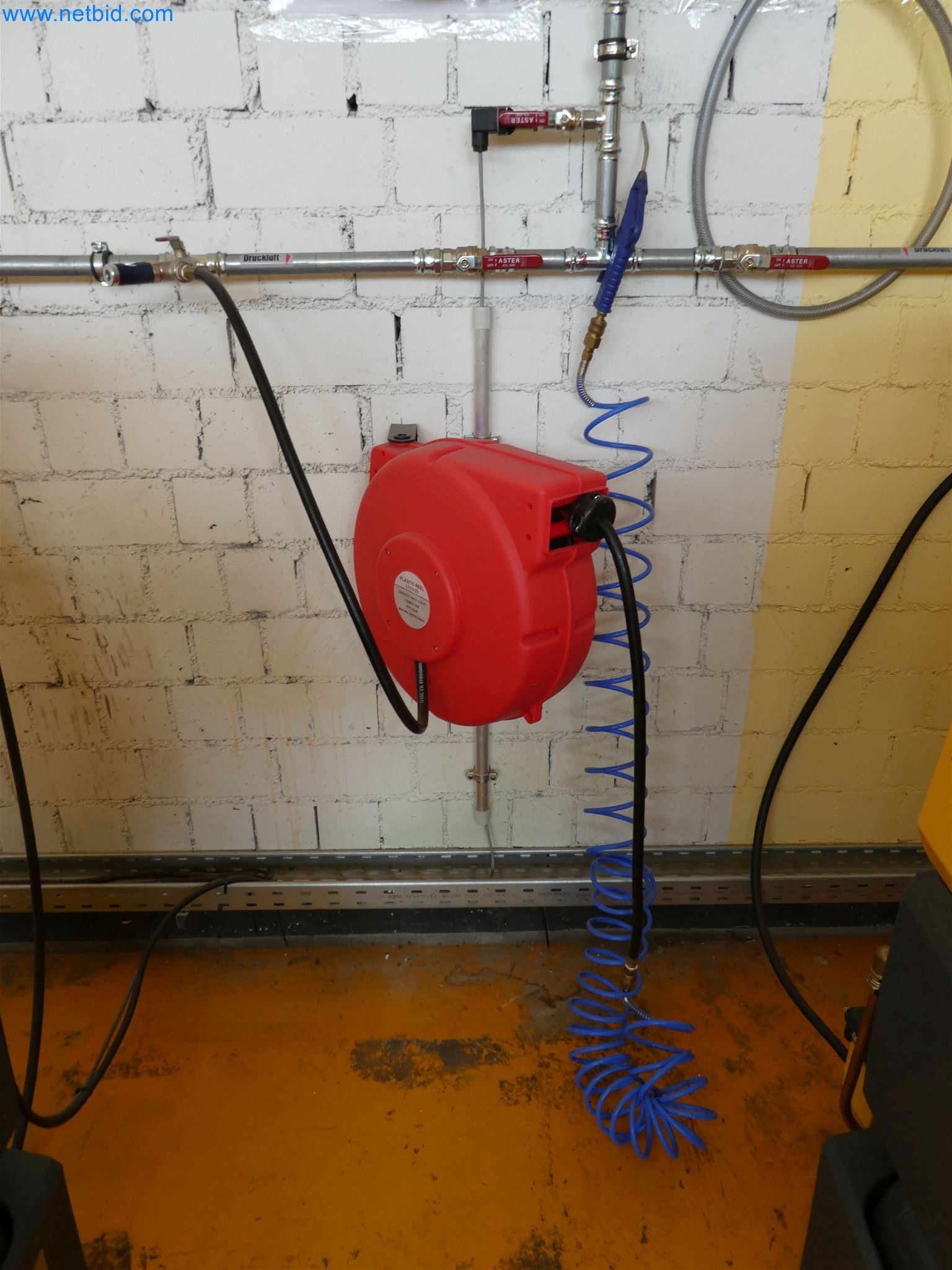 Provozní, kancelářské a obchodní vybavení pro internetovou zásilkovou společnost-10