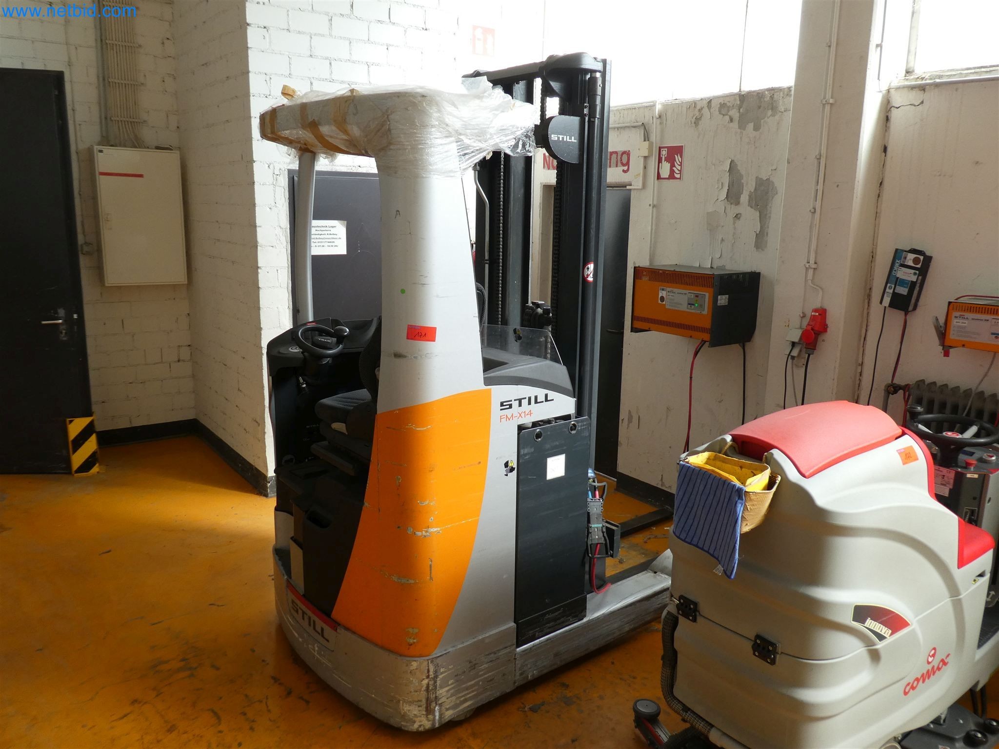 Equipamento operacional, de escritório e comercial para uma empresa de venda por correspondência em linha-3