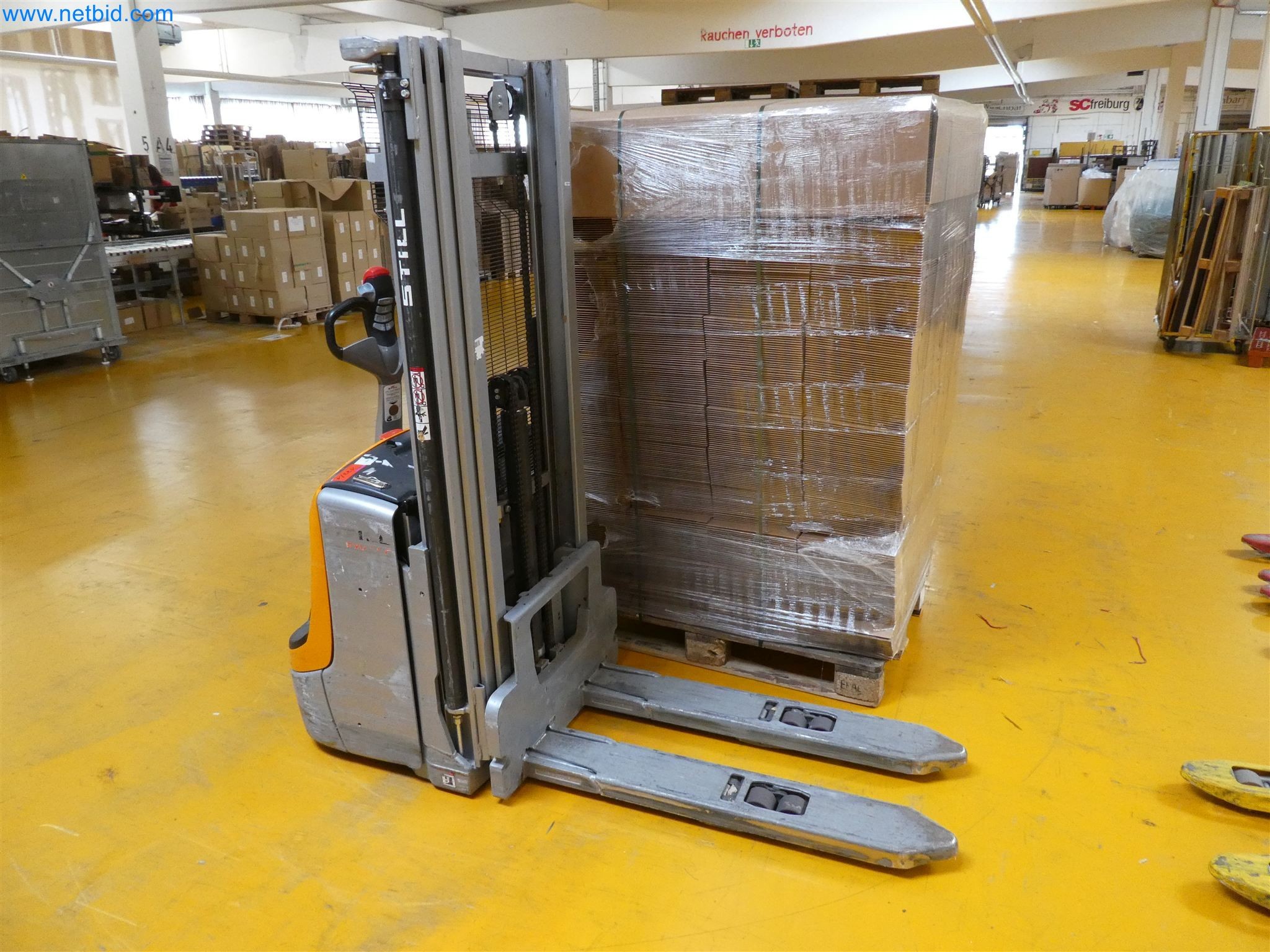 Sprzęt operacyjny, biurowy i biznesowy dla internetowej firmy wysyłkowej-1