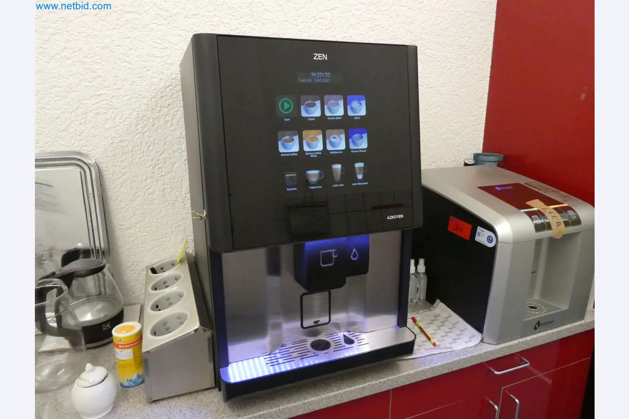 Equipement de bureau et de commerce d'une entreprise de vente par correspondance en ligne-2