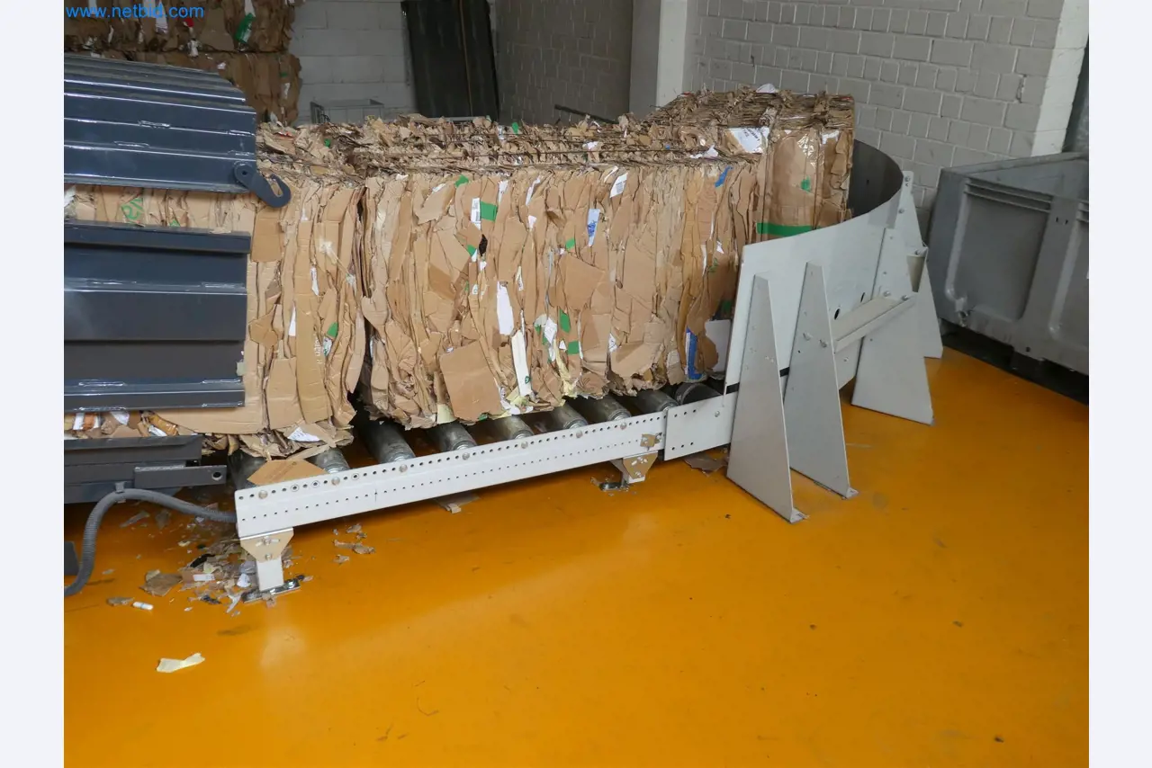 Provozní, kancelářské a obchodní vybavení pro internetovou zásilkovou společnost-1