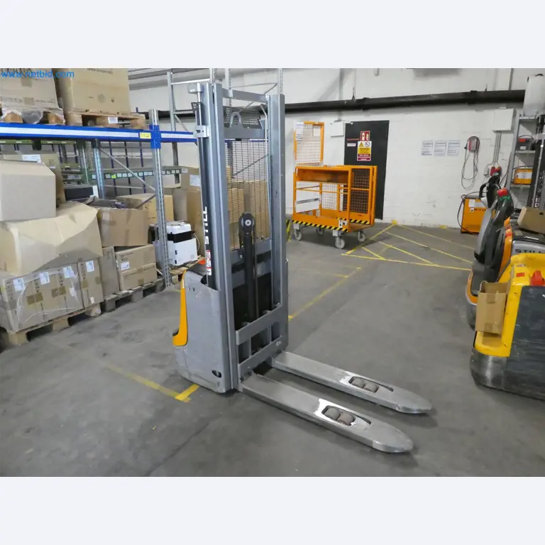 Sprzęt operacyjny, biurowy i biznesowy dla internetowej firmy wysyłkowej-2