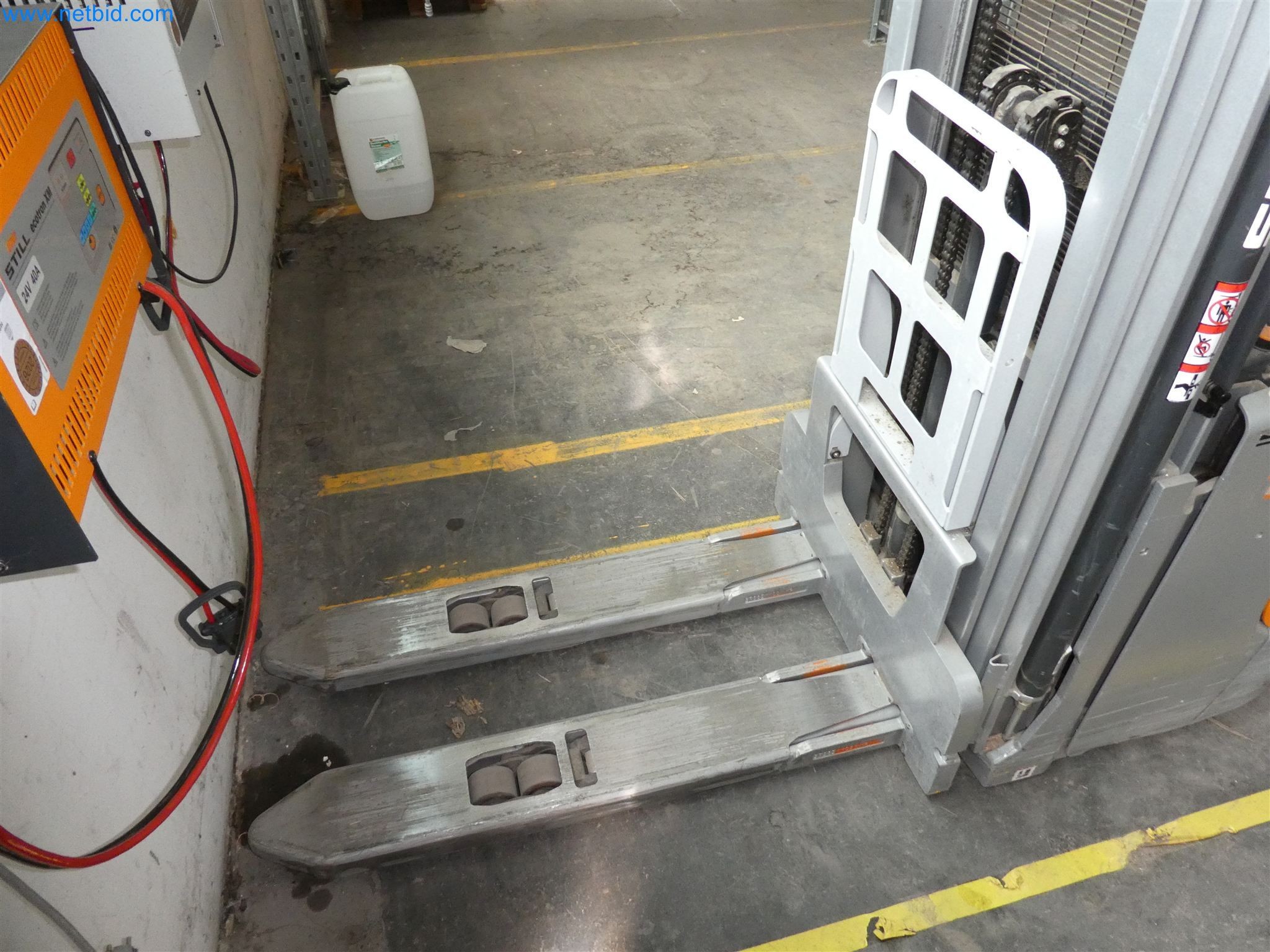 Sprzęt operacyjny, biurowy i biznesowy dla internetowej firmy wysyłkowej-1