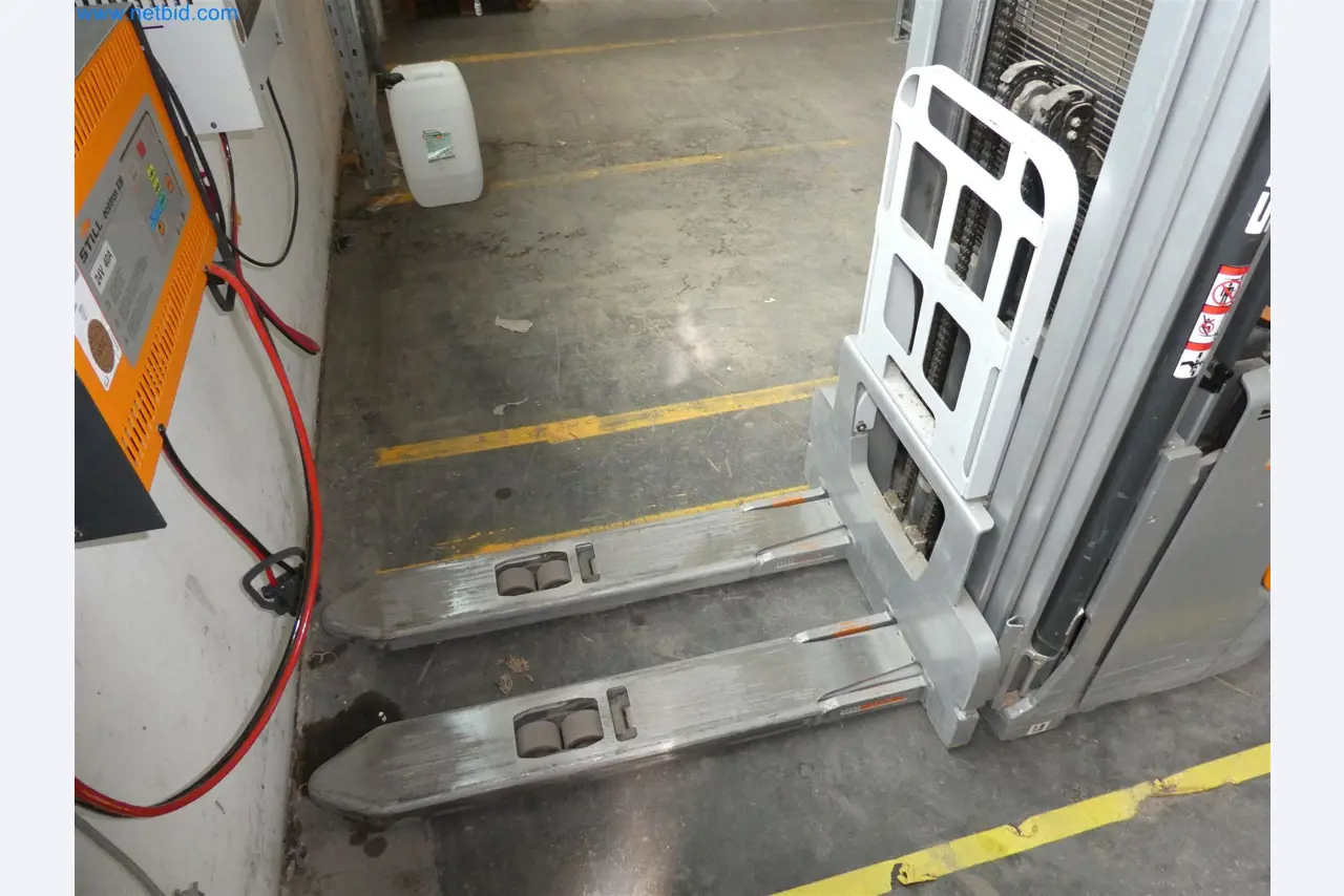 Sprzęt operacyjny, biurowy i biznesowy dla internetowej firmy wysyłkowej-1