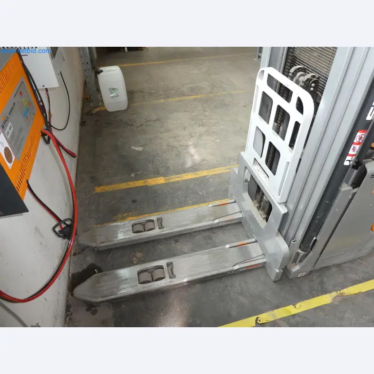 Sprzęt operacyjny, biurowy i biznesowy dla internetowej firmy wysyłkowej-1