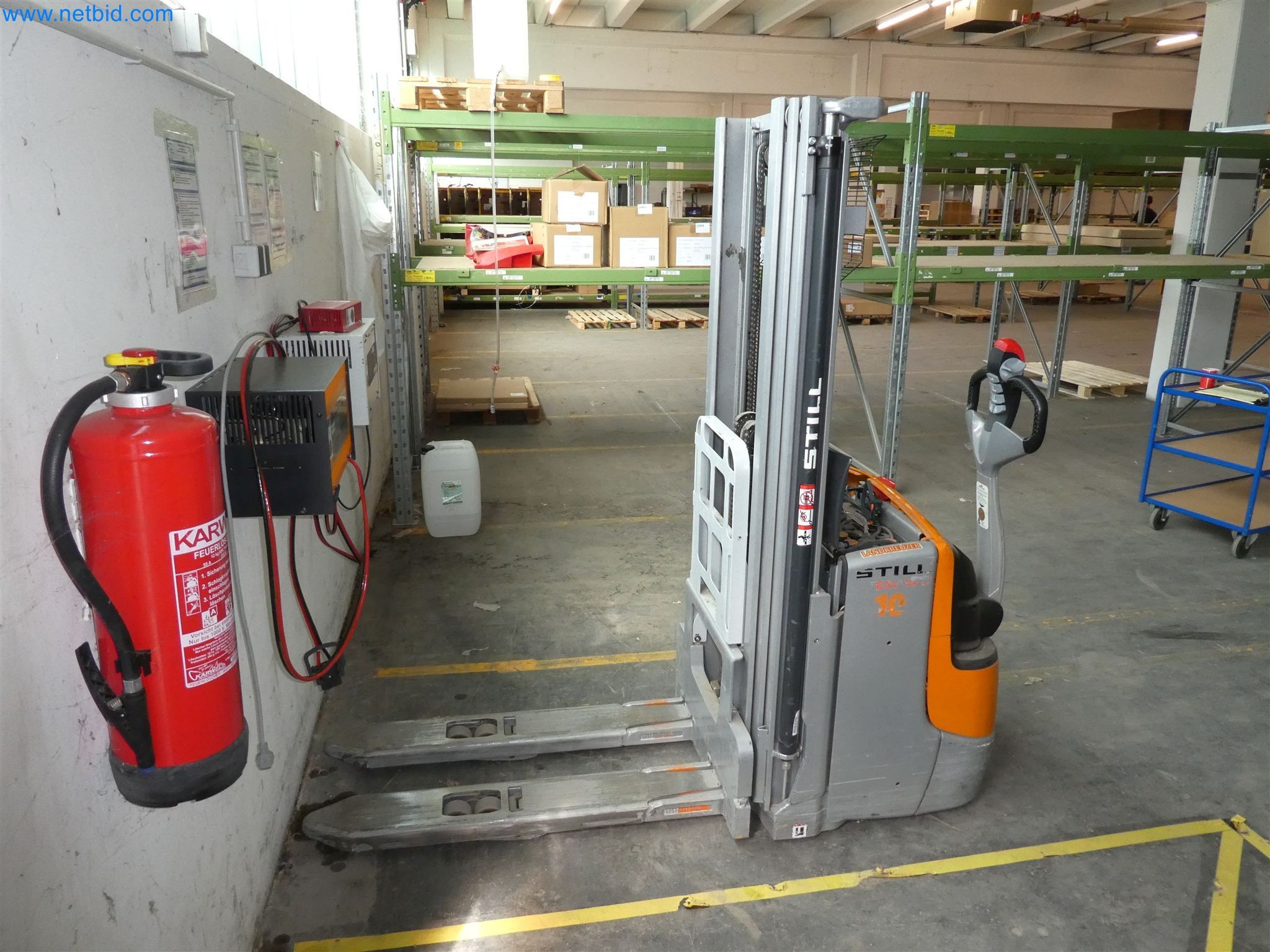 Sprzęt operacyjny, biurowy i biznesowy dla internetowej firmy wysyłkowej-4