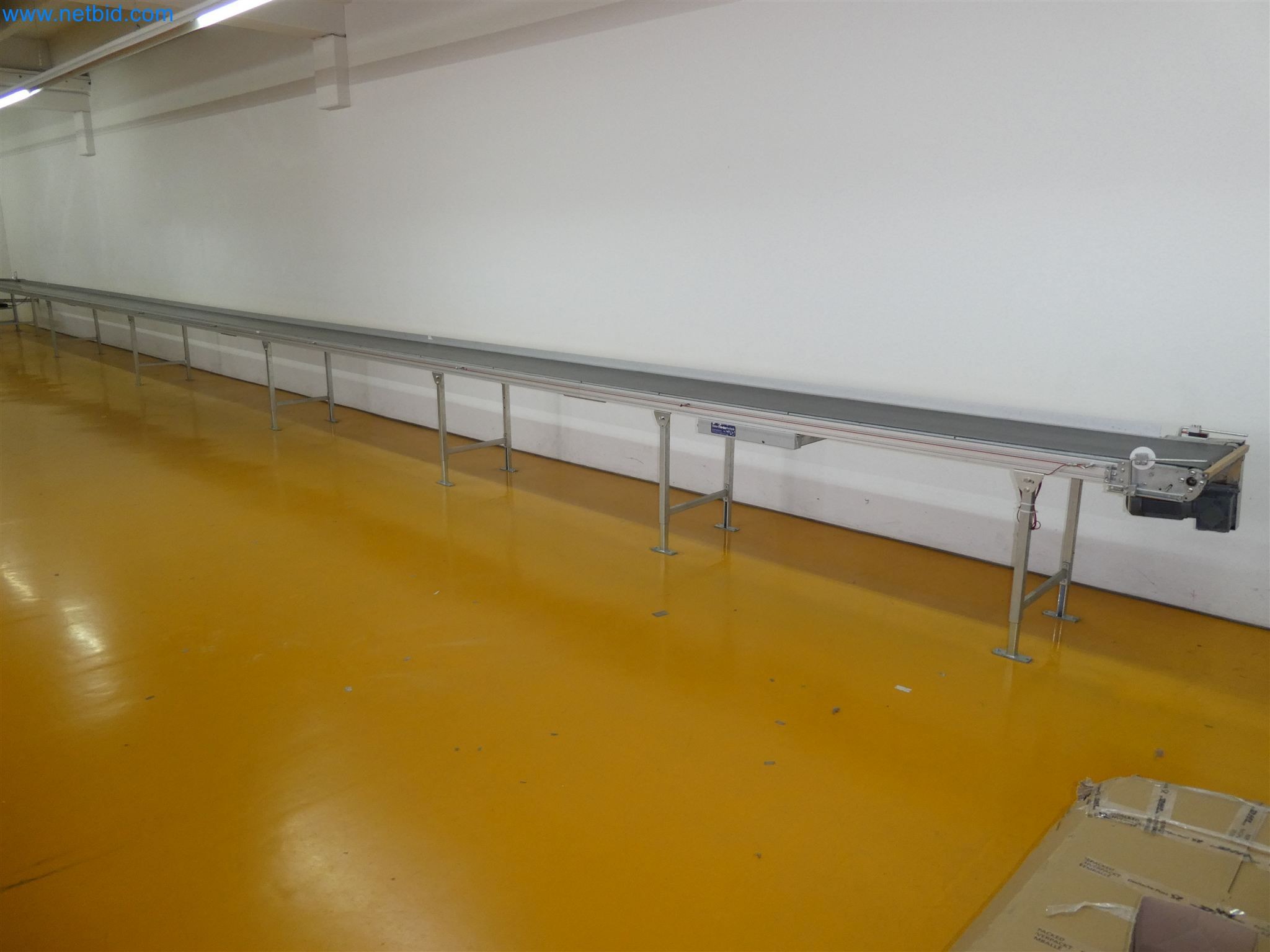 Sprzęt operacyjny, biurowy i biznesowy dla internetowej firmy wysyłkowej-4