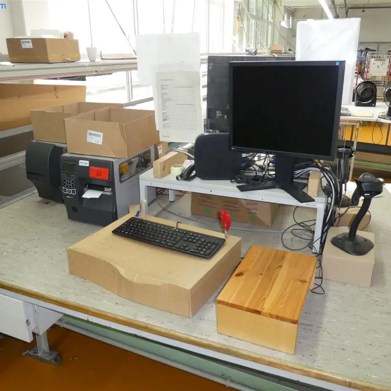 2 Double assembly workstations