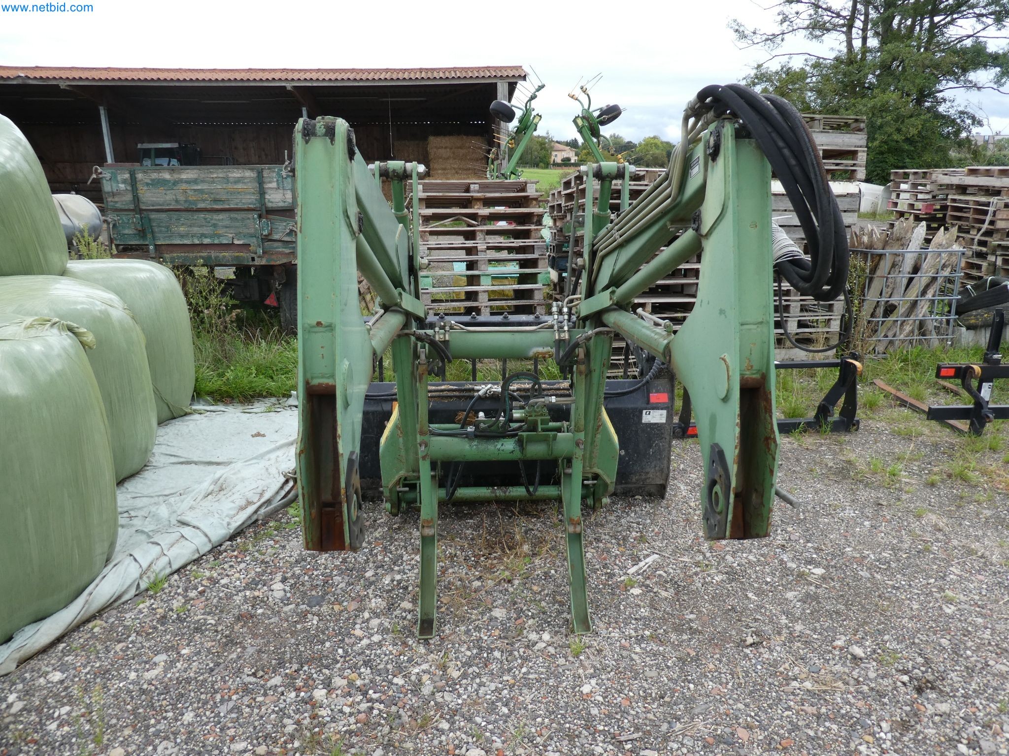 Zemědělské vybavení a stroje-12