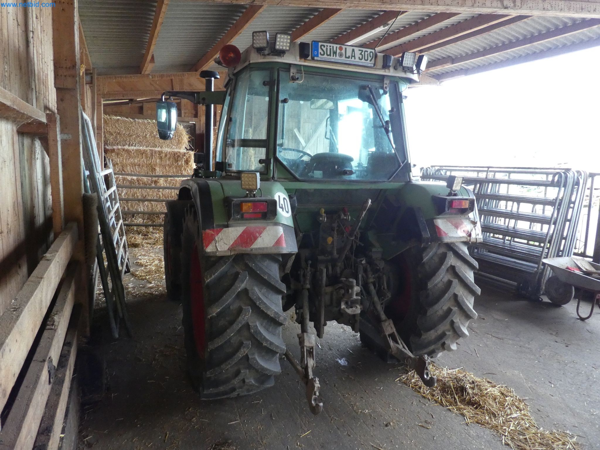 Zemědělské vybavení a stroje-17