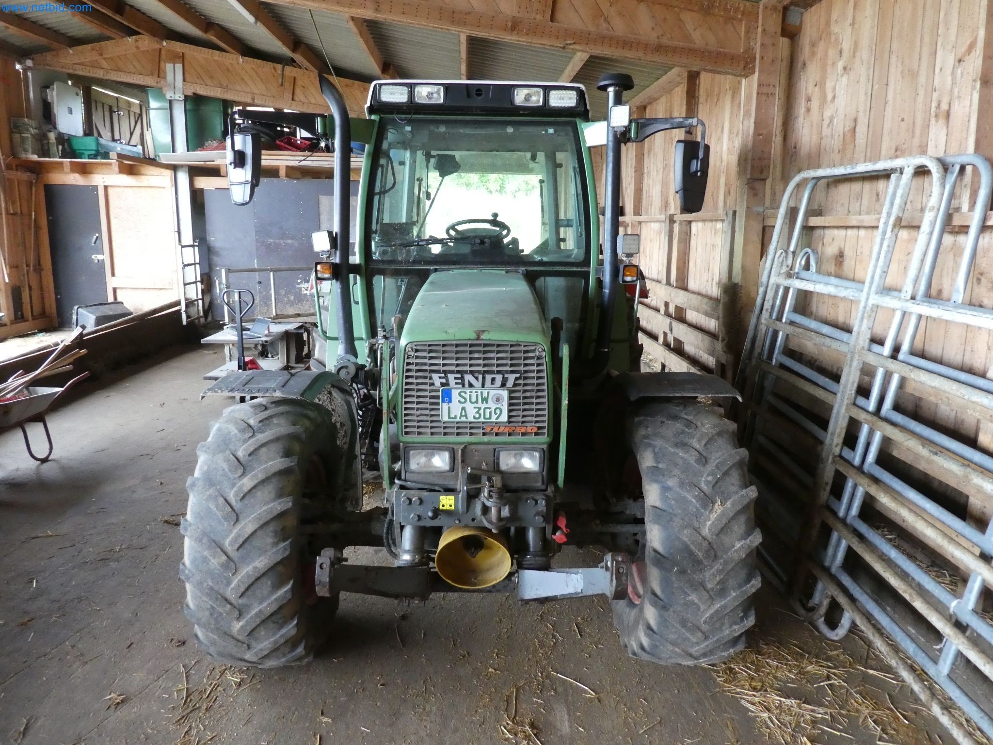 Zemědělské vybavení a stroje-18