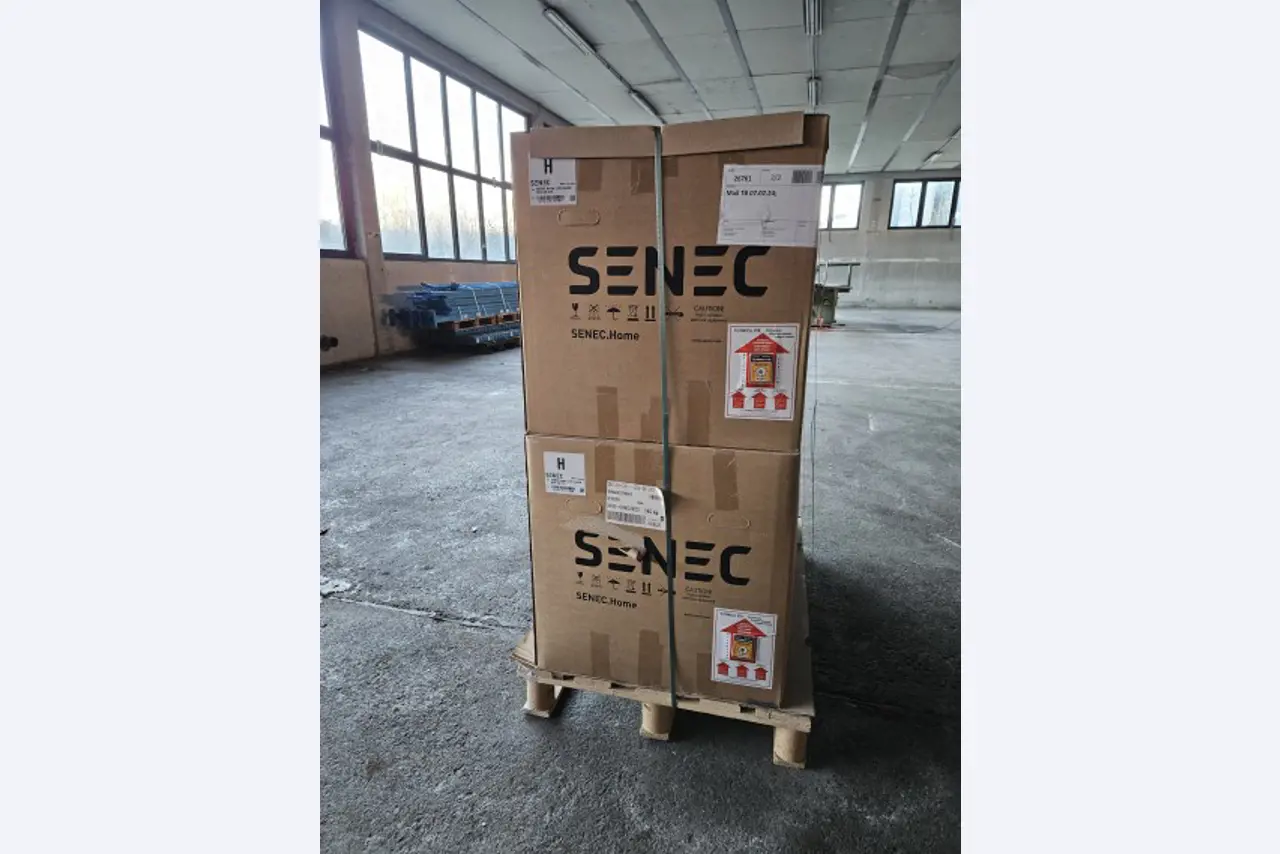 Various power storage units and accessories for photovoltaic systems-3