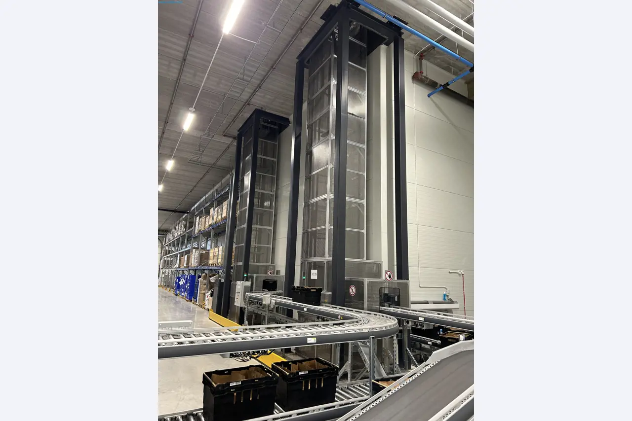 Entrepôt automatique pour l'industrie alimentaire et des boissons-16