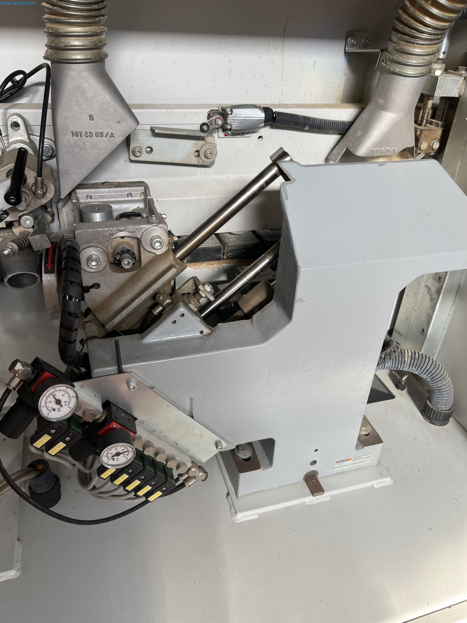 Motor mower for demanding mowing work-21