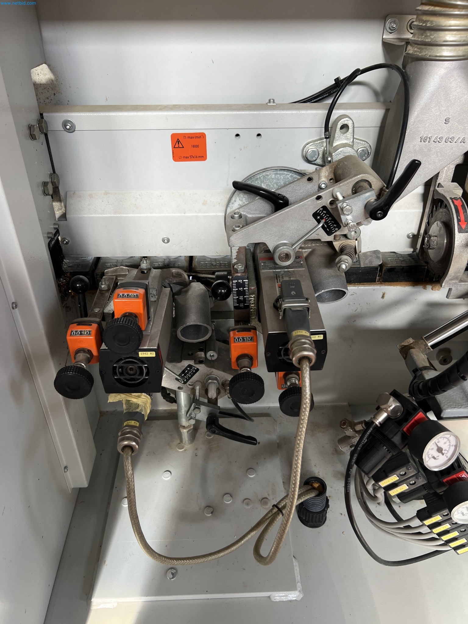 Motor mower for demanding mowing work-25