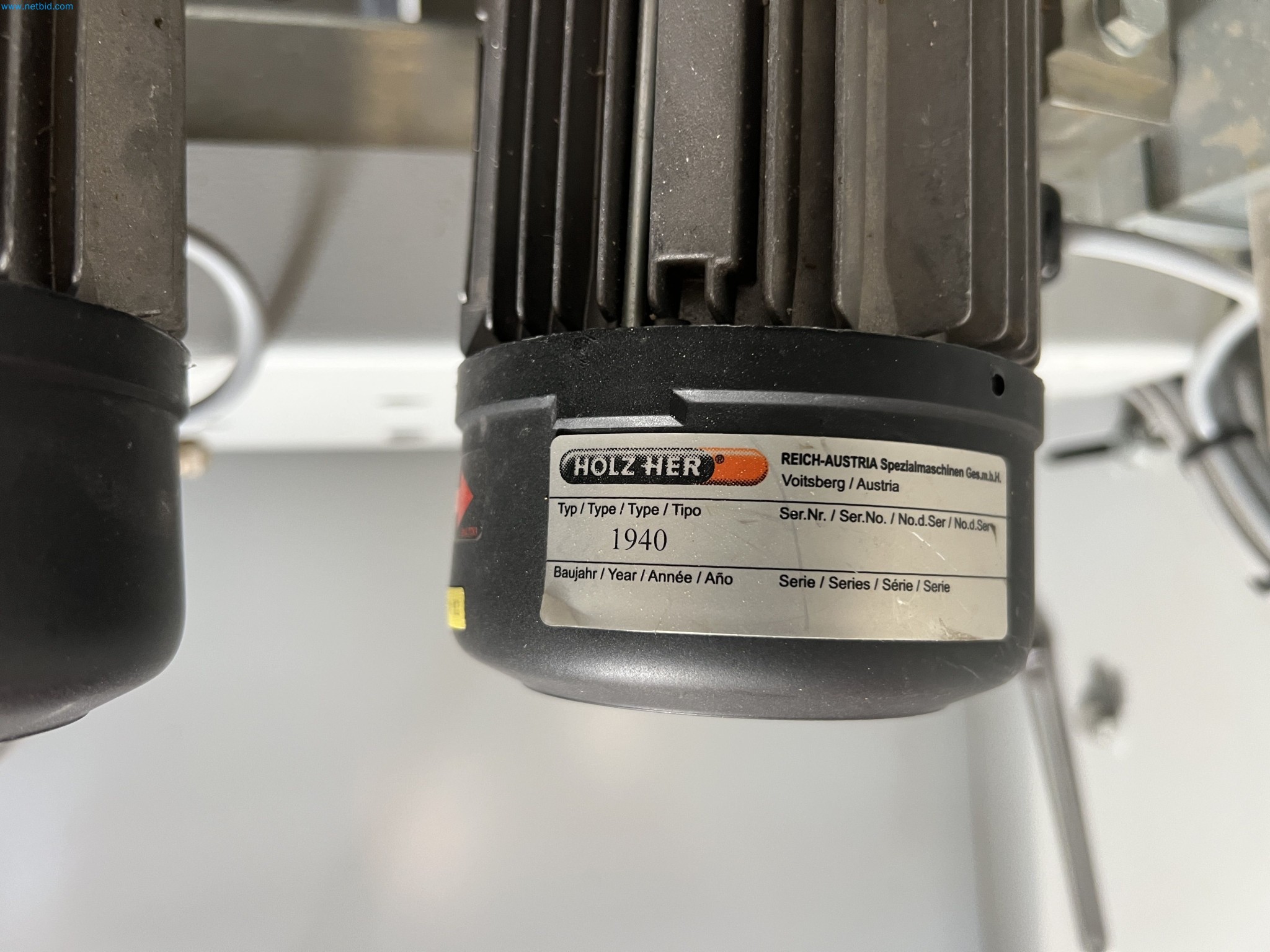 Motor mower for demanding mowing work-33