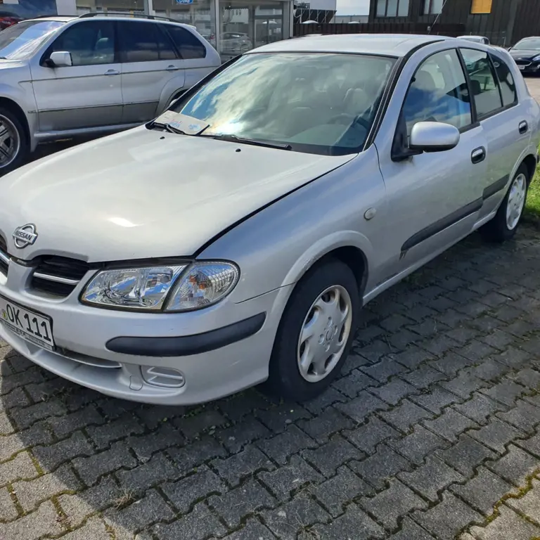 Passenger car Nissan Almera