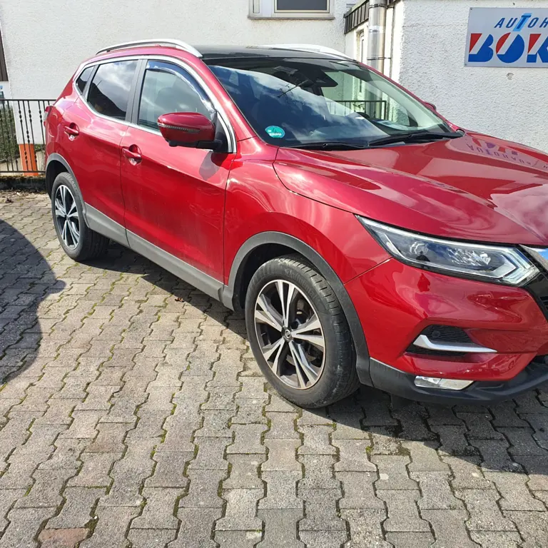 Passenger car Nissan Qashqai 1.3 DIG-T DCT N-CONNECTA
