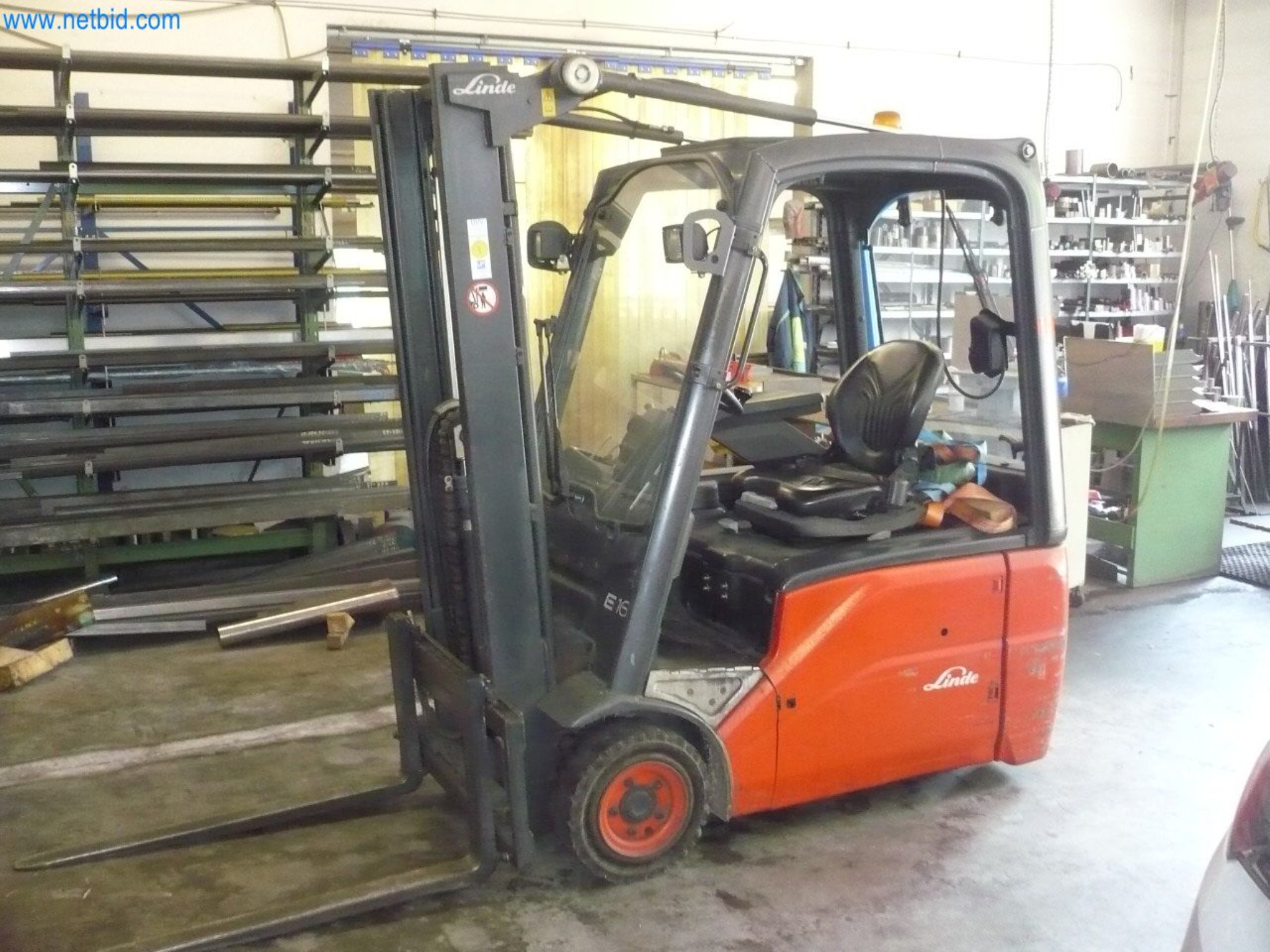 Maszyny, urządzenia techniczne i cały sprzęt operacyjny, biurowy i biznesowy-1