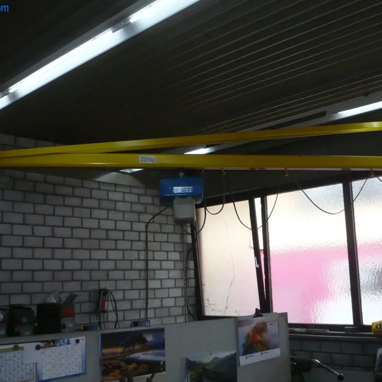 Wall-mounted slewing jib crane Abus