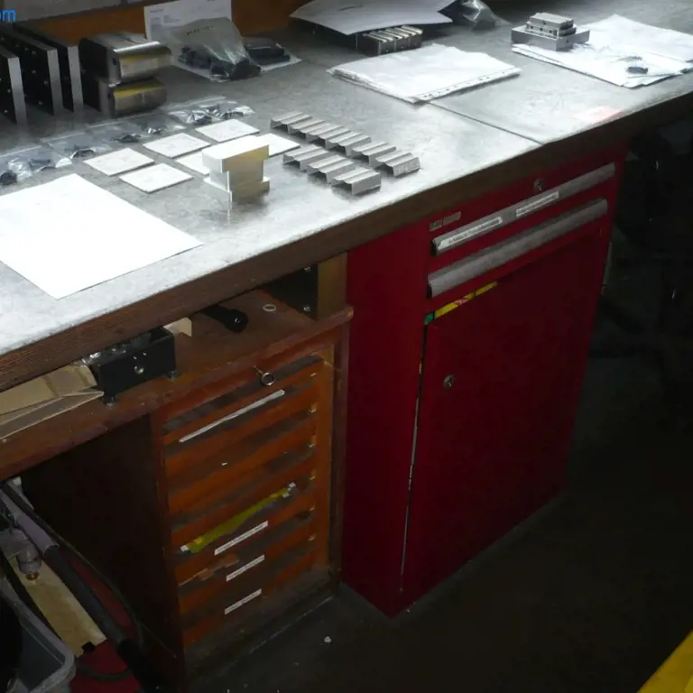 ca. 6 lfm. Workbench