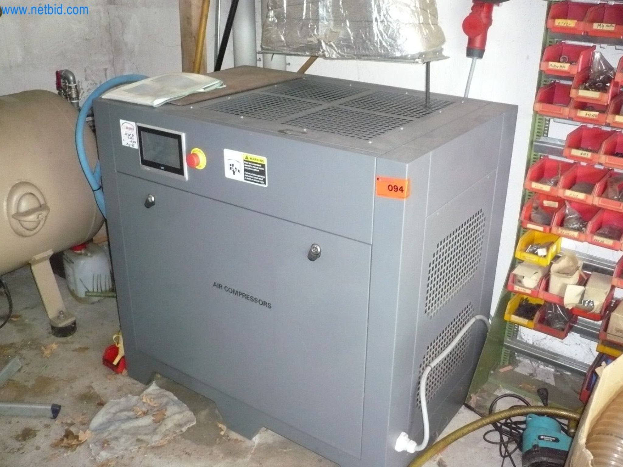 Máquinas, equipamento técnico e todo o equipamento operacional, de escritório e comercial-1