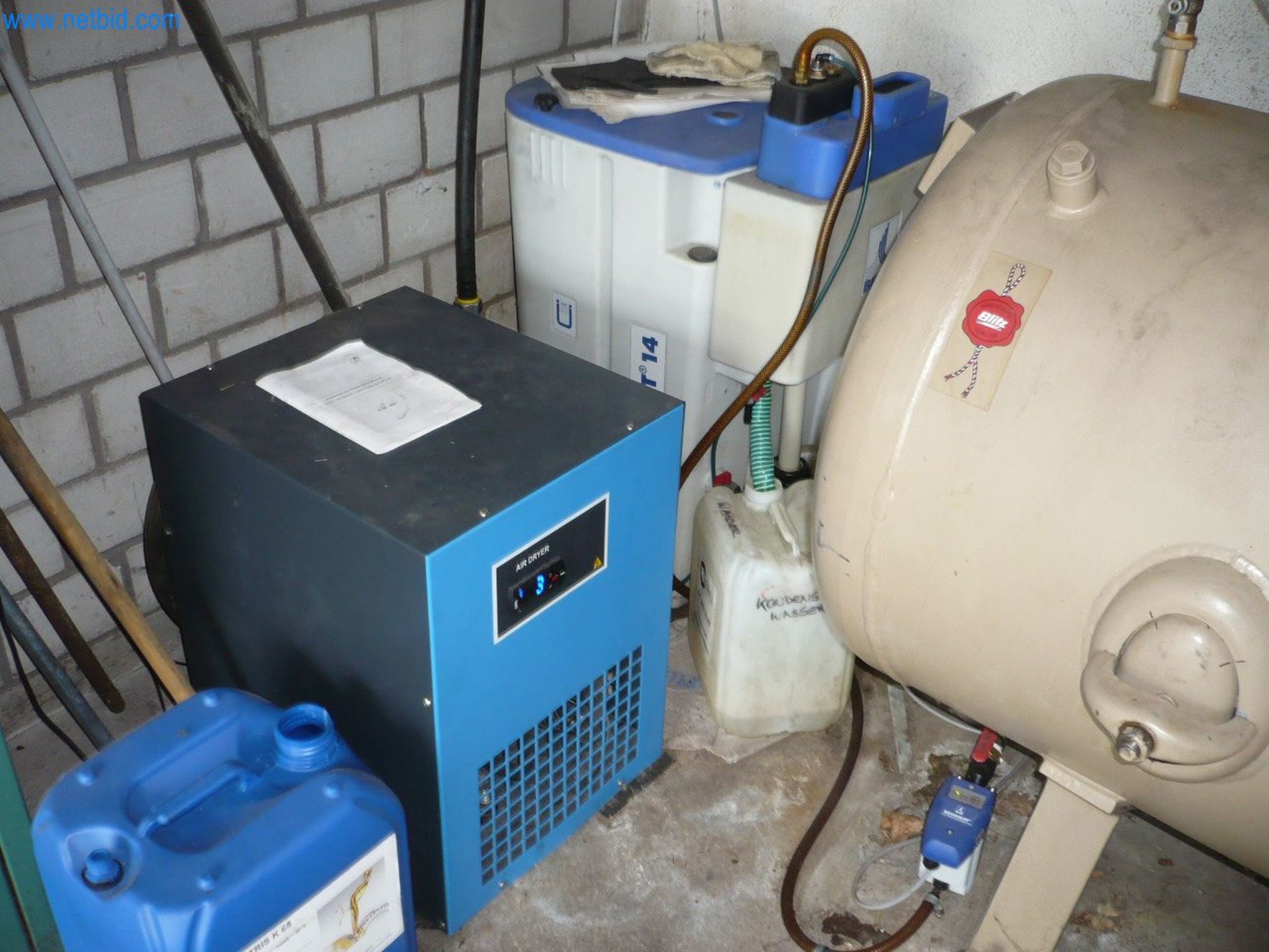 Máquinas, equipamento técnico e todo o equipamento operacional, de escritório e comercial-2