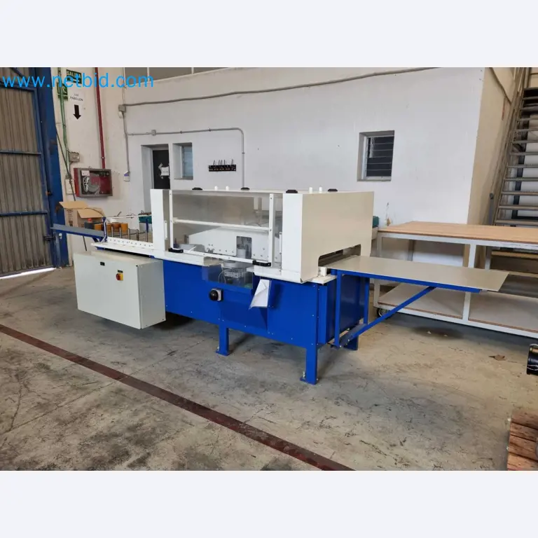 Ontruiming van een magazijn voor houtbewerkingsmachines in Spanje-1