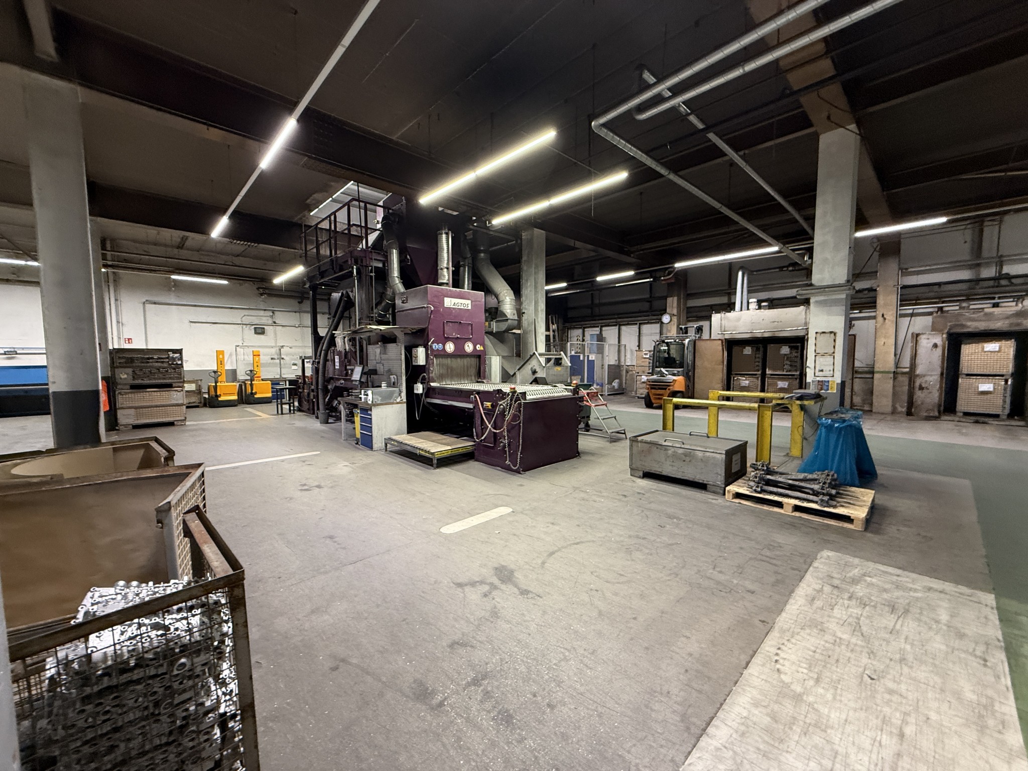 Complete aluminum die-casting production, from material handling to quality assurance-8