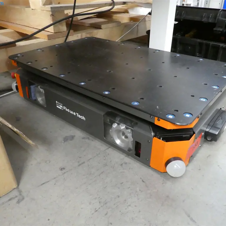 Pojazd demonstracyjny robota Fixture Tech eMobee