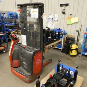 Elektryczny wózek paletowy Linde L 12