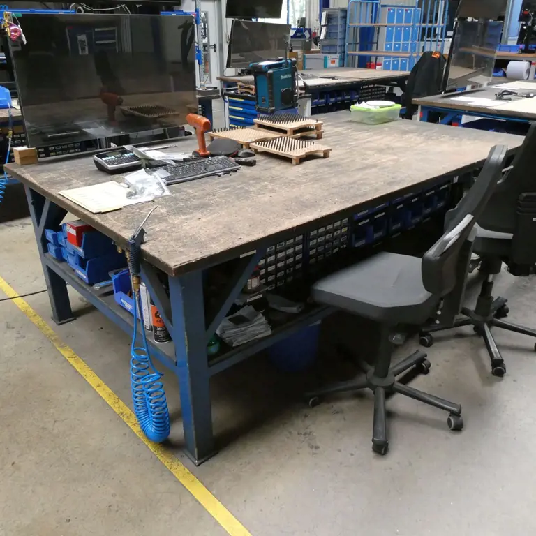 2 Work tables