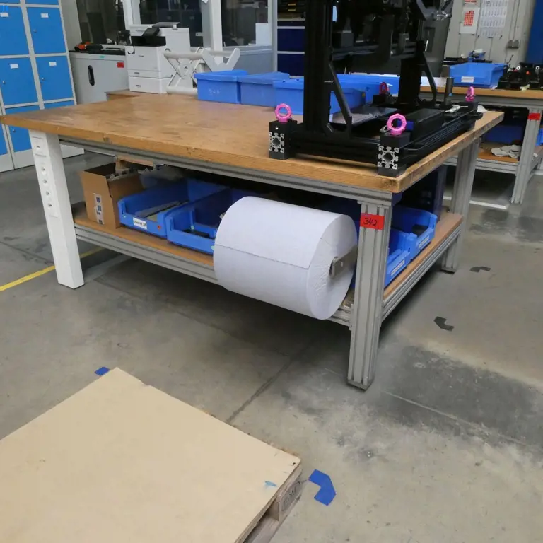 2 Work tables