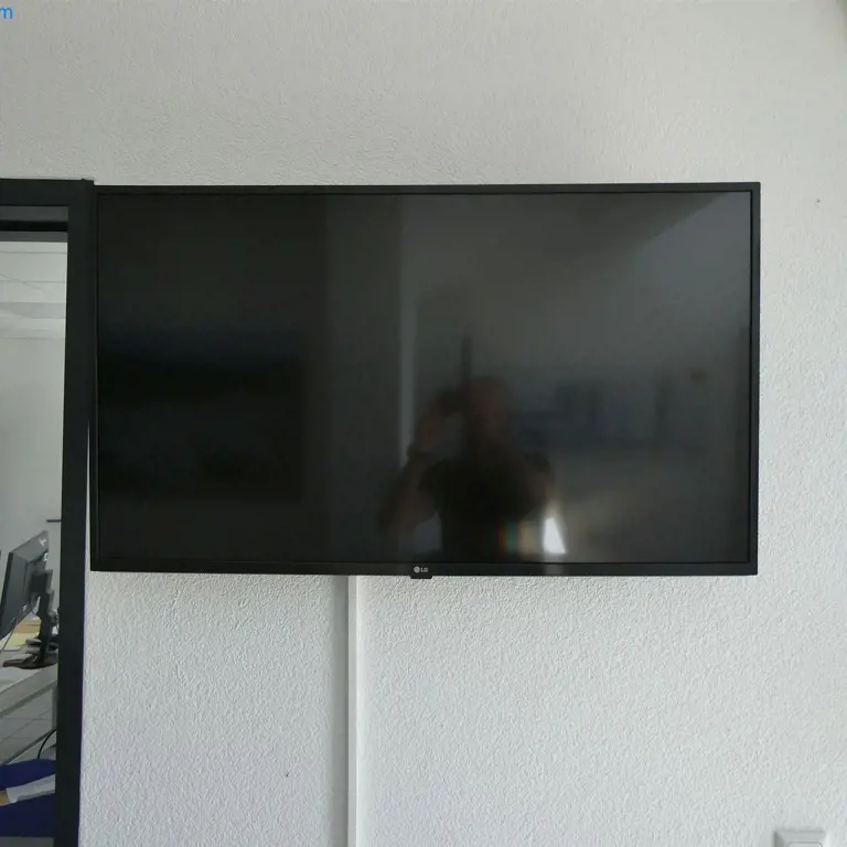 43" monitor LG