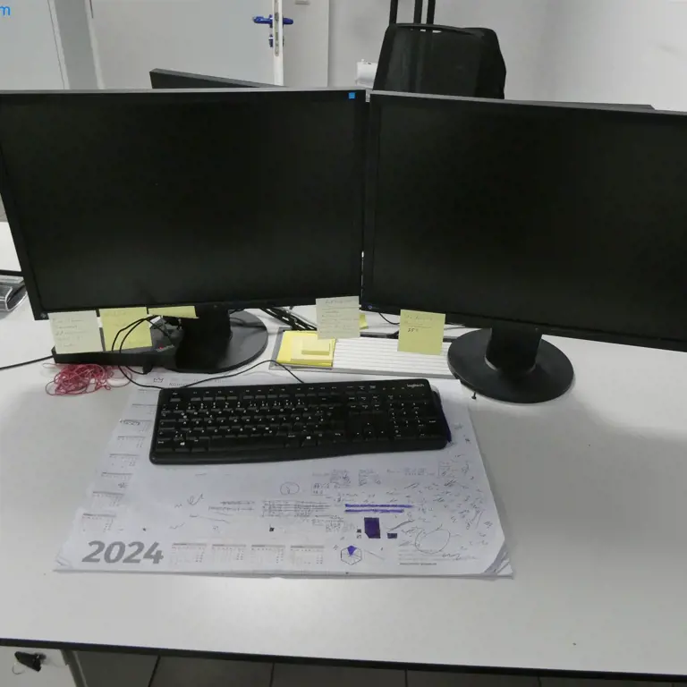 4 27" monitors BenQ