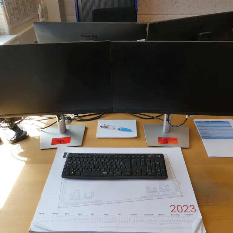 2 24" monitors Dell