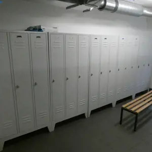 30 Changing room lockers