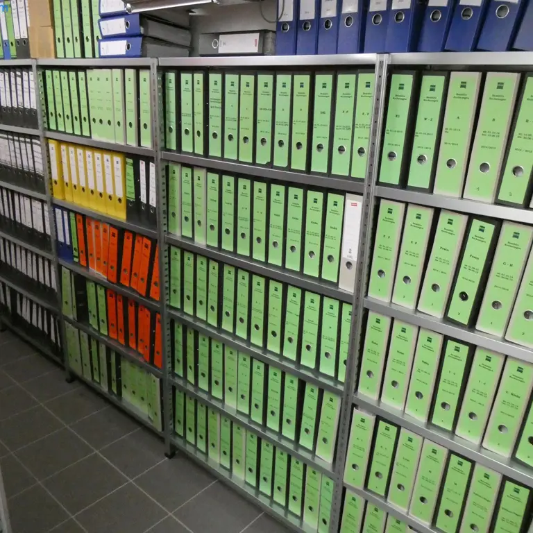 Plug-in shelving (later release by NetBid) Scholz