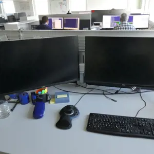 6 Moniteurs de 27 pouces BenQ