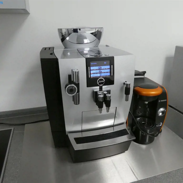 Machine à café automatique Jura Impressa Xj9