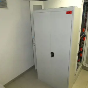 Armoire en tôle