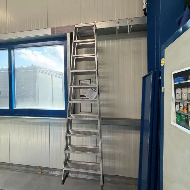 Escada dobrável em alumínio Zarges Z500