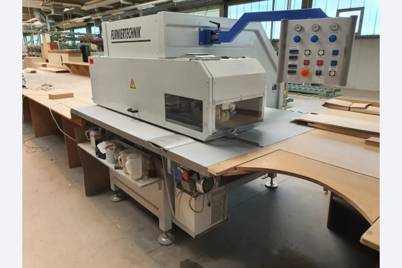 Well-maintained machines for the production of living room furniture-3